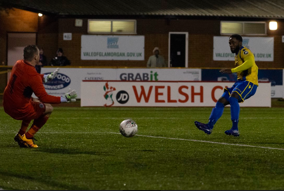 Kayne McLaggon scores Barry's equalising goal