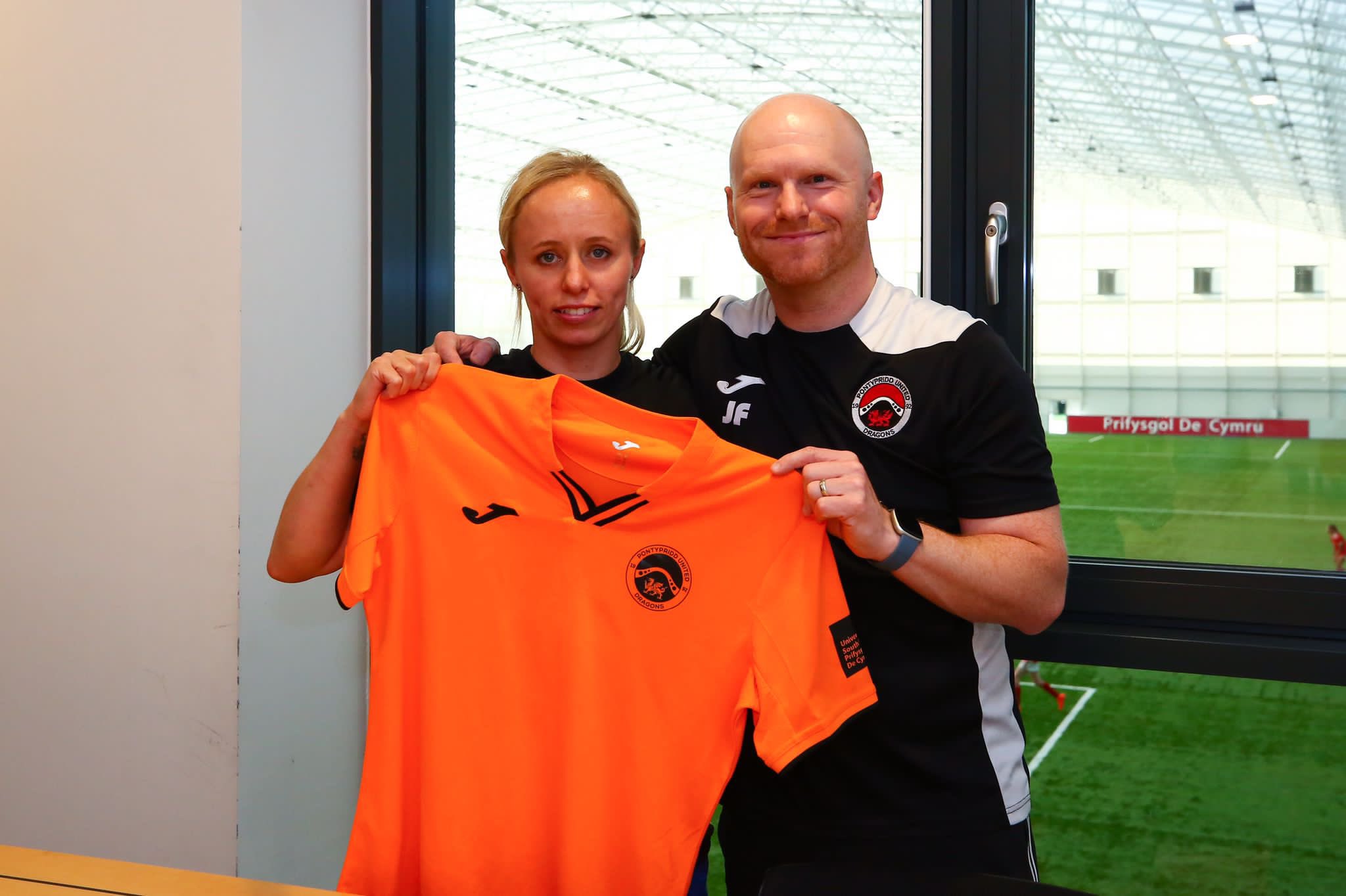 Nadia Lawrence is unveiled as a player at Pontypridd United.