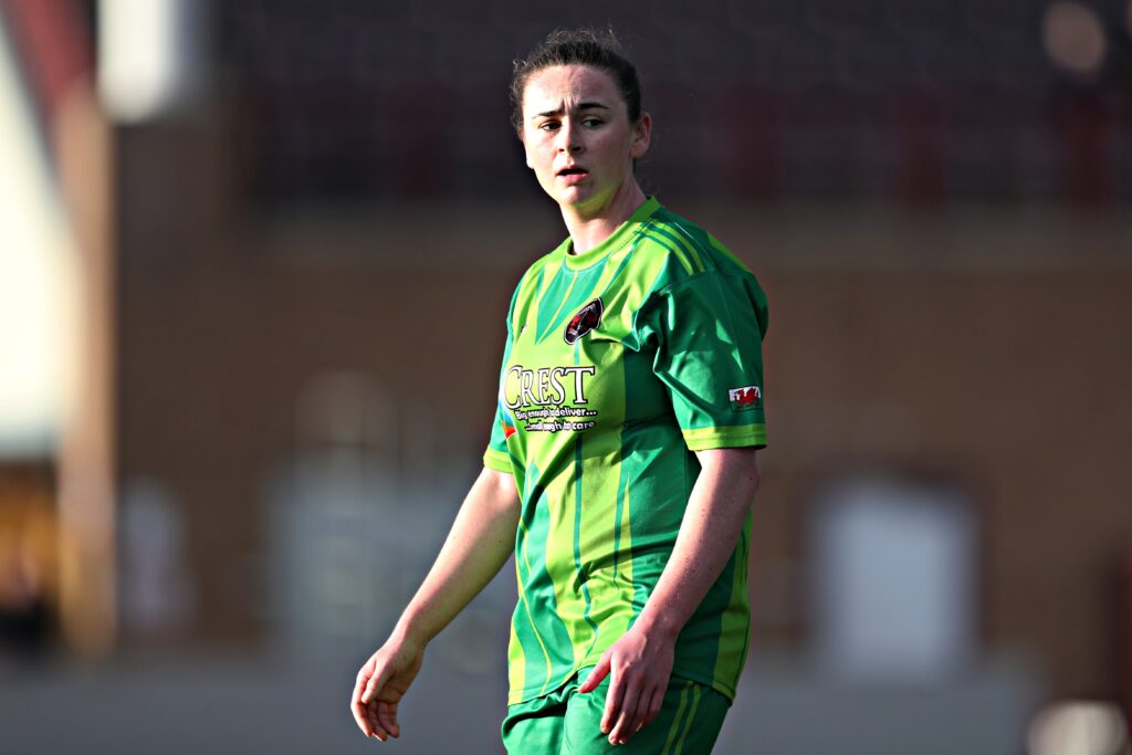 Stevie Donougher in action for Llandudno in the Adran North against Connah's Quay