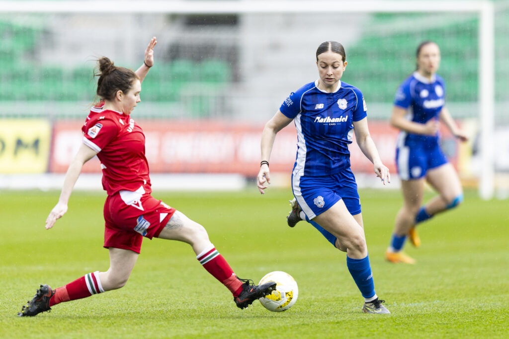Molly Kehoe in possession for Cardiff City against Wrexham