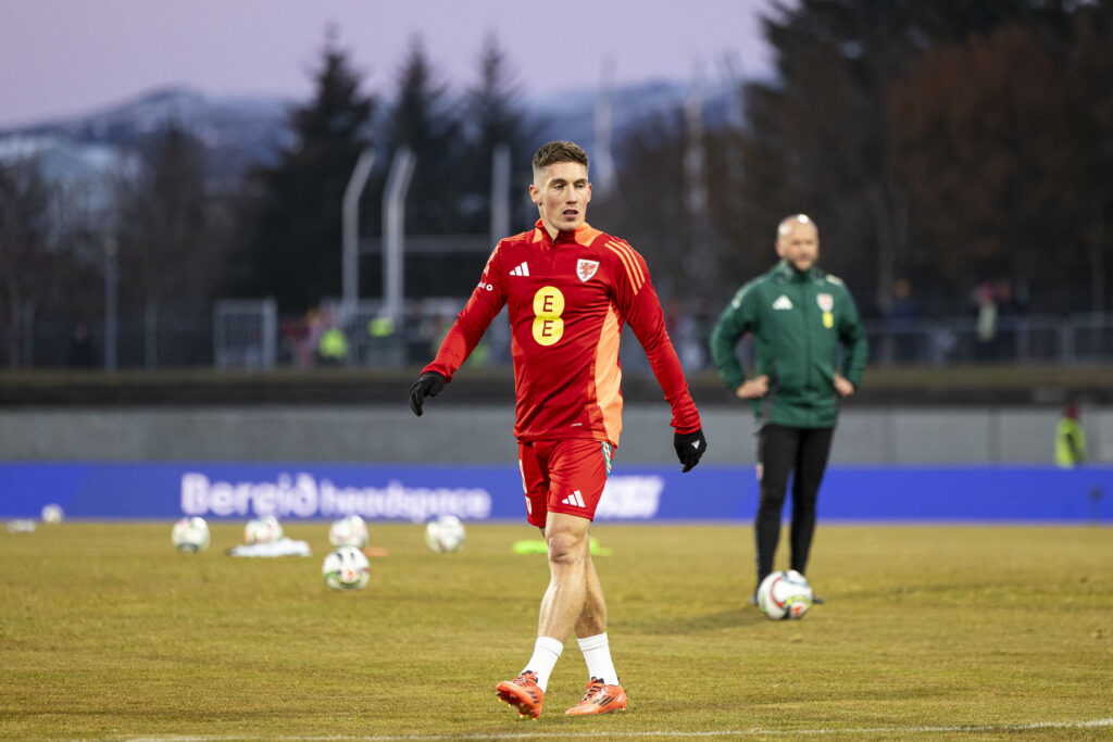Leeds United beat Aston Villa, Benfica and Everton to free transfer of 17-goal Wales star