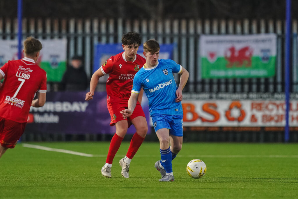 HAVERFORDWEST, WALES - 26 DECEMBER 2025:James Lester of Llanelli Town during the JD Cymru Premier 2025/26 fixture Haverfordwest County vs Llanelli Town at Ogi Bridge Meadow Stadium, Haverfordwest, Wales