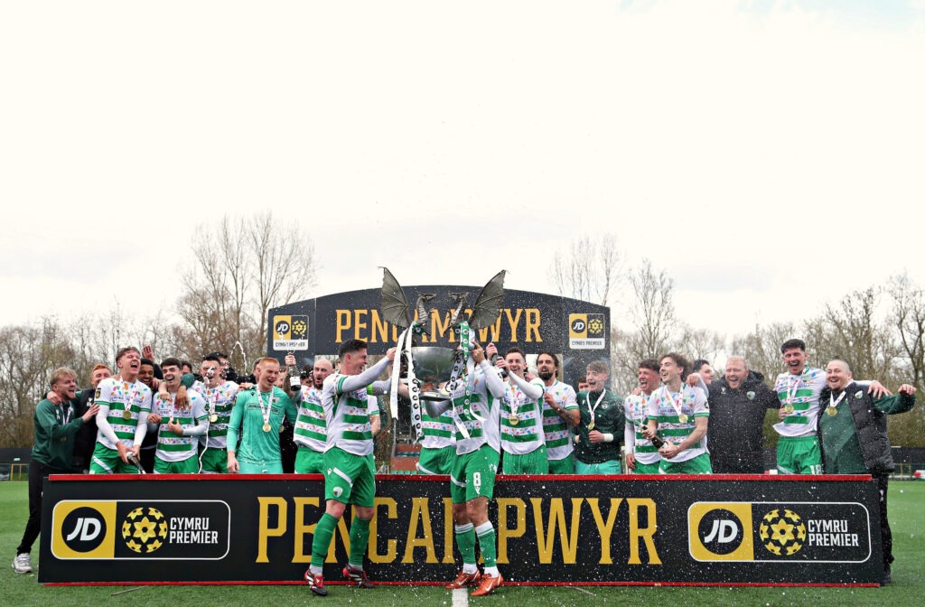 OSWESTRY, SHROPSHIRE, ENGLAND - 3rd APRIL 2026 - The New Saints celebrate lifting the JD Cymru Premier Trophy after The New Saints vs Connah's Quay Nomads in Round 9 of the JD Cymru Premier Championship Conference at Park Hall, Oswestry