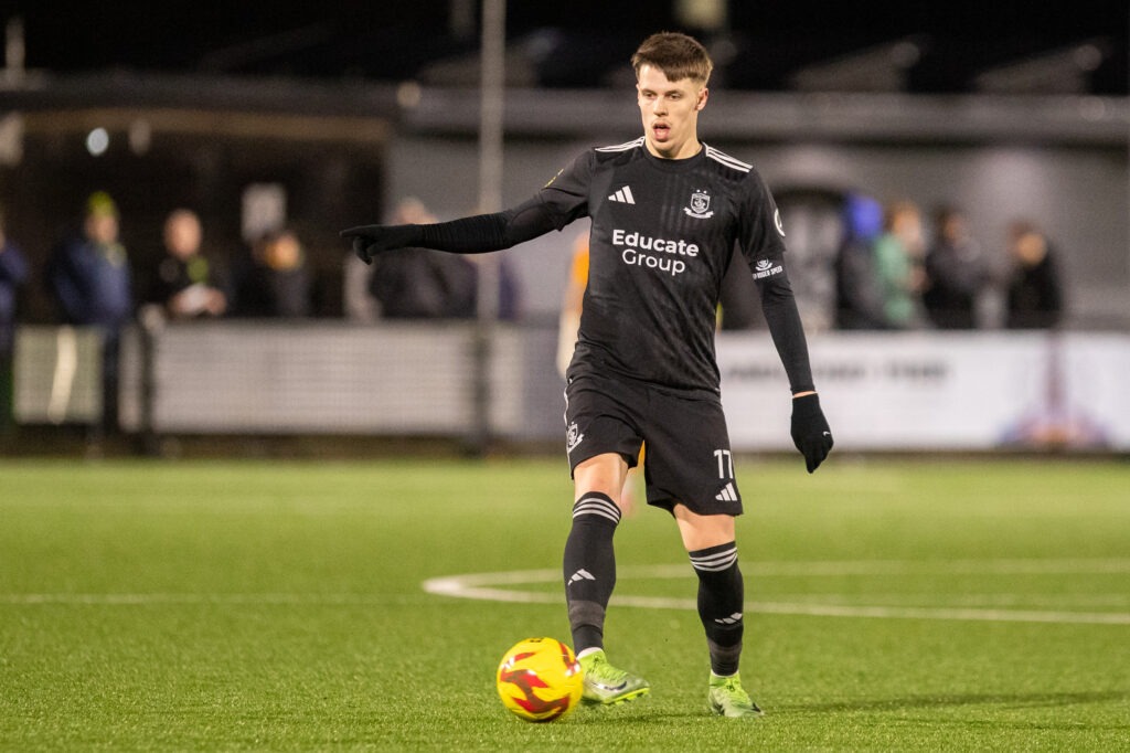 LLANDUDNO, WALES - 13TH MARCH 2026: Connah's Quay Nomads' Rhys Hughes during the JD Cymru Premier fixture between Caernarfon Town and Connah's Quay Nomads at the Go Goodwins Stadium, Llandudno. 13th of March, Llandudno, Wales