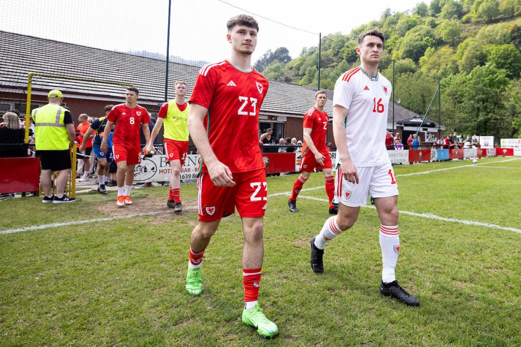 TREFELIN, WALES - 12 MAY 2024: 
Noah Osborne of Cymru South & Sam Jones of Cymru North ahead of kick off.
Cymru South v Cymru North in the UEFA Regions Cup Playoff at Ynys Park on the 12th May 2024.