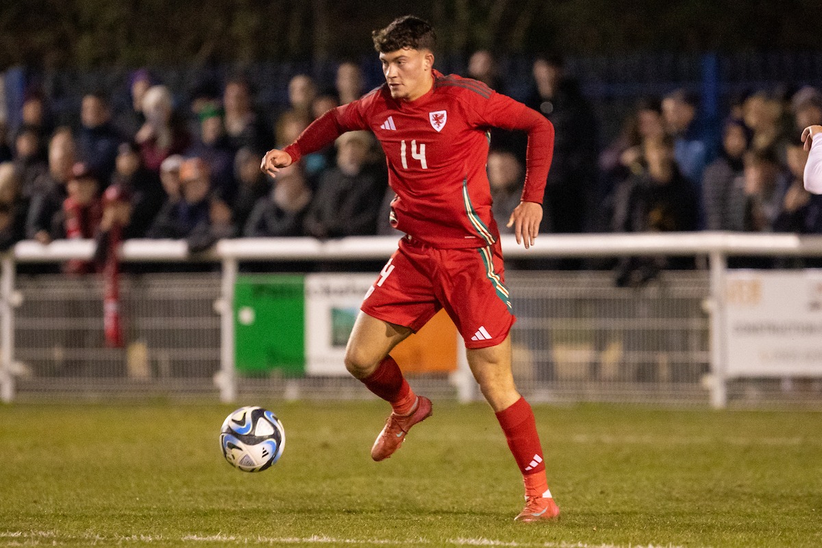 BANGOR, WALES - 19TH MARCH 2025: Everton and Wales' George Morgan during the UEFA European Under 19 Championship Elite Round Group 7 fixture between Cymru and England at Nanporth Stadium, Bangor. 19th of March, Bangor, Wales