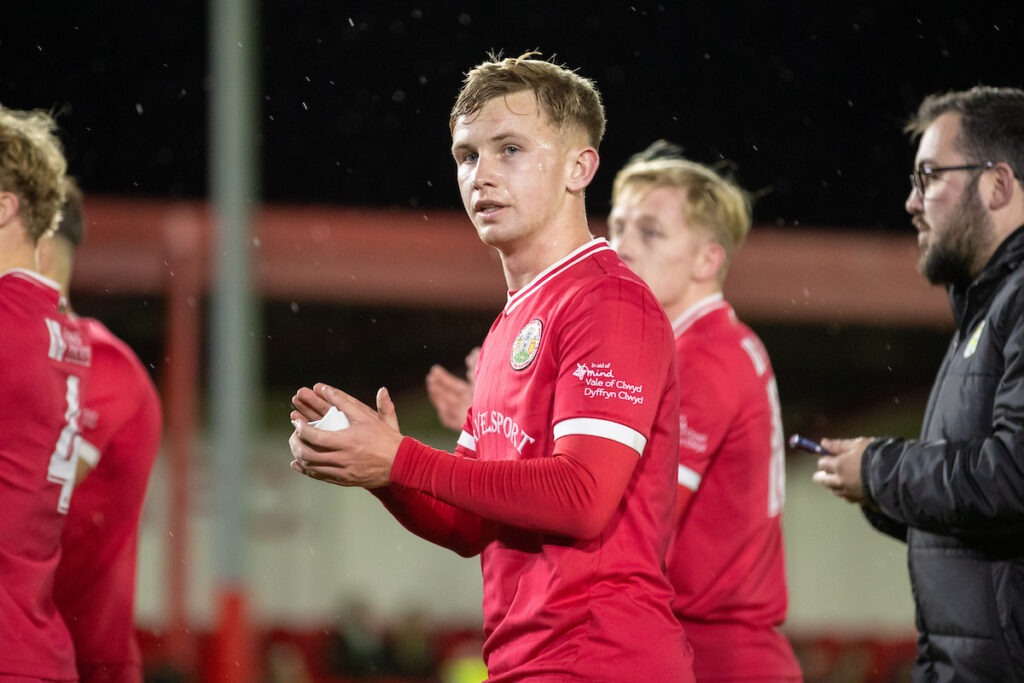 DENBIGH, WALES - 24TH OCTOBER 2025: Denbigh Town's Gwion Dafydd thanks fans following the JD Cymru North fixture between Denbigh Town and Ruthin Town at Central Park, Denbigh. 24th of October, Flint, Wales 