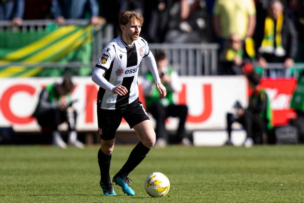 NEWPORT, WALES - 12 APRIL 2026: Flint Town's Jake Phillips during 2025/26 JD FAW Welsh Cup Final fixture between Caernarfon Town F.C & Flint Town United F.C at Rodney Parade, Newport, Wales.
