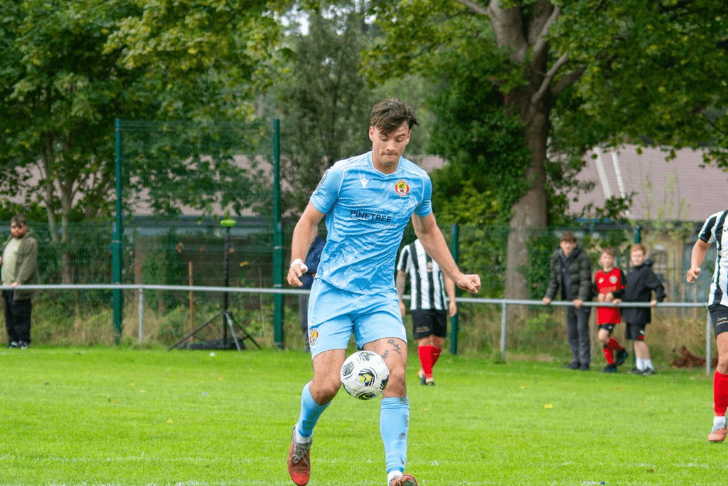 Tobias Jones scores for Baglan Dragons